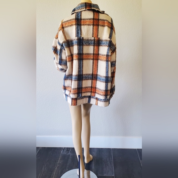 NEW POL PLAID SHACKET - Picture 13 of 16